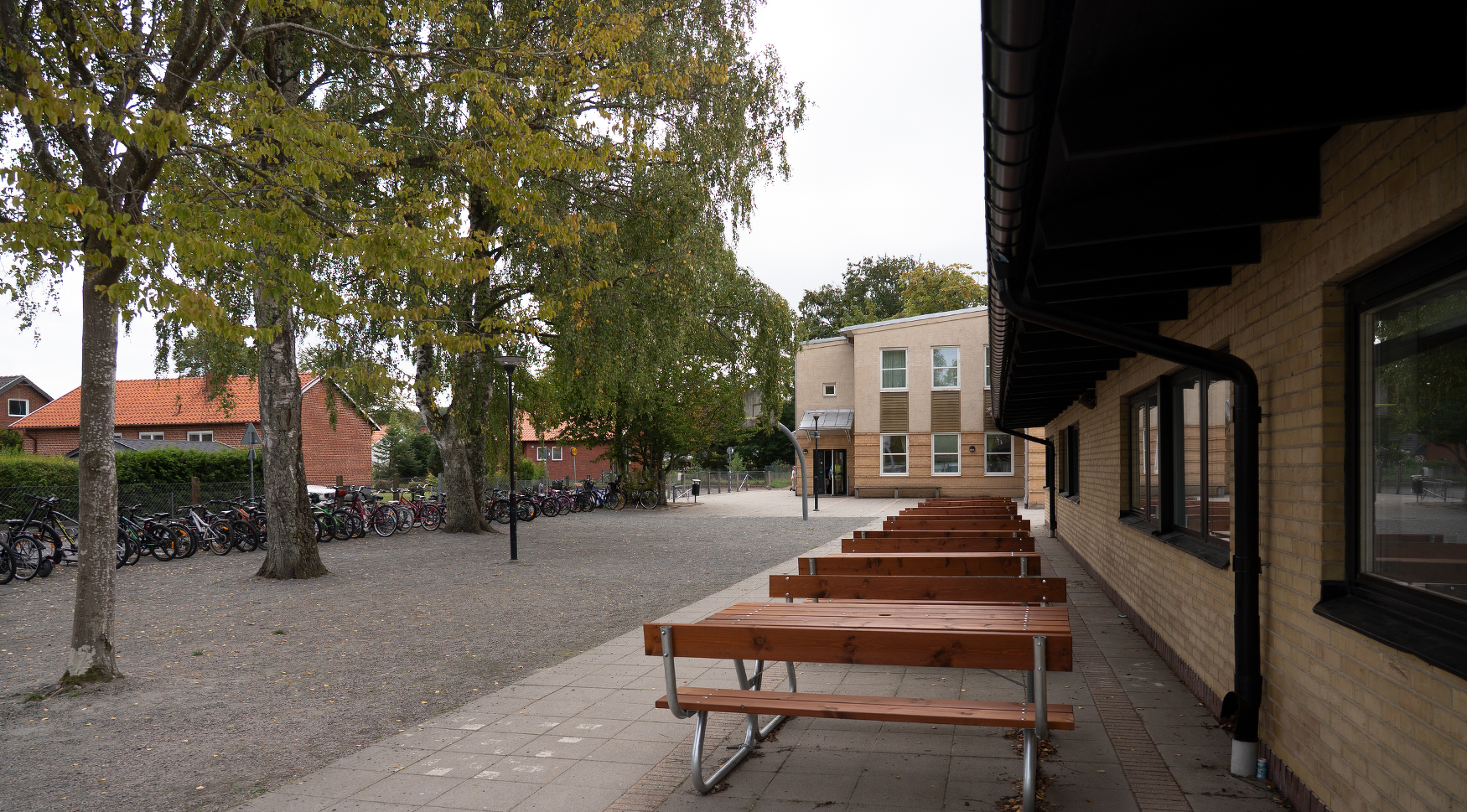 Bänkar gör det möjligt för utomhusutbildning