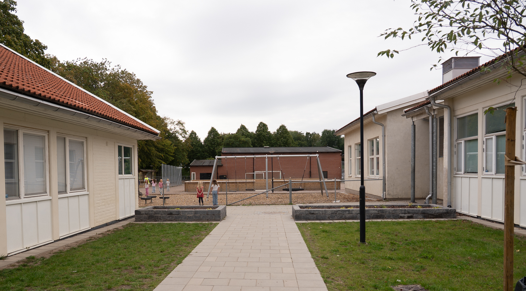 Innergården har fått nya gräsytor